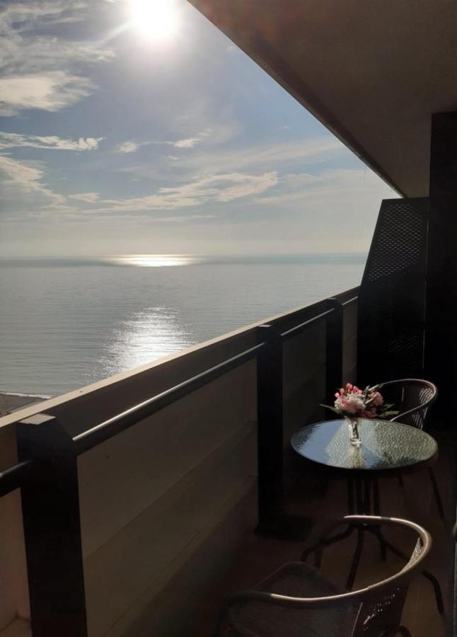Sea View Aparthotel In Orbi City Батуми Экстерьер фото